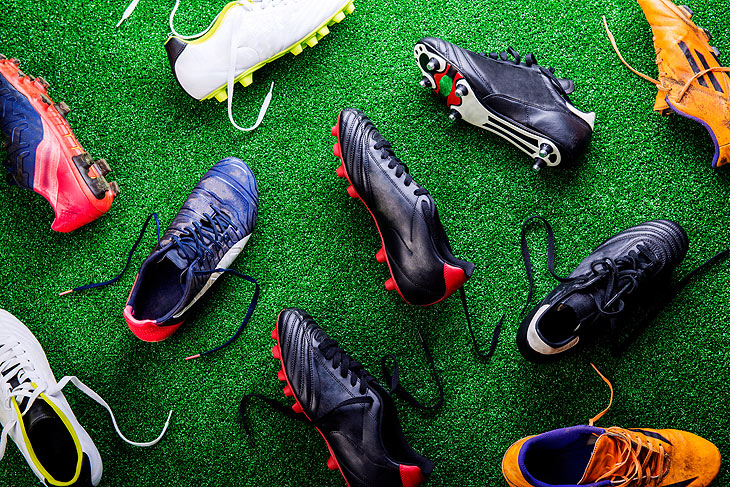 Fußballschuhe: Welche Arten es gibt und worauf Sie beim Kauf achten sollten  (©Foto: iStockPhoto Halfpoint)